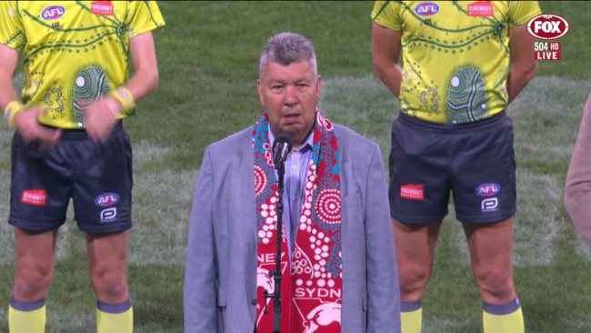 Uncle Lloyd Walker mixed up his sports pre-match. Photo: Fox Sports
