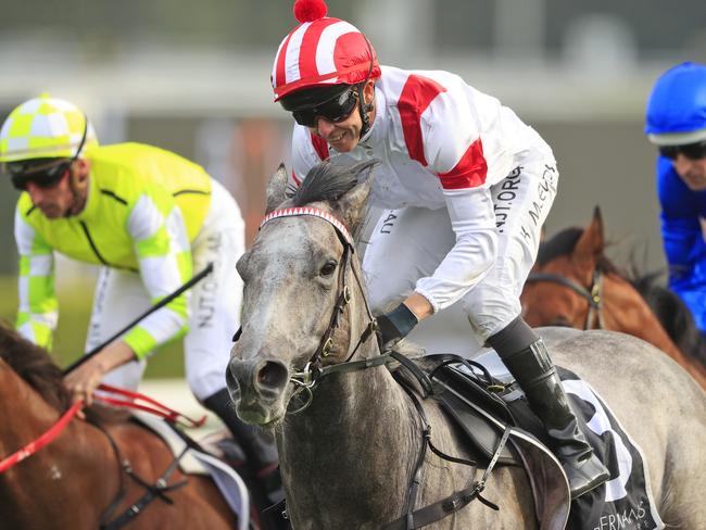 Classique Legend takes out The Shorts first-up as a warning to his Everest rivals.