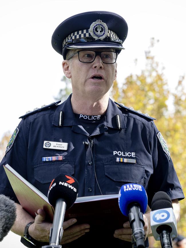 Detective Inspector Fraser Huntley, Officer in Charge of Eastern Adelaide Criminal Investigation Branch speaking to media at Brougham Gardens. Picture: Emma Brasier