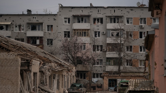 Drone shows artillery pounding devastated Bakhmut