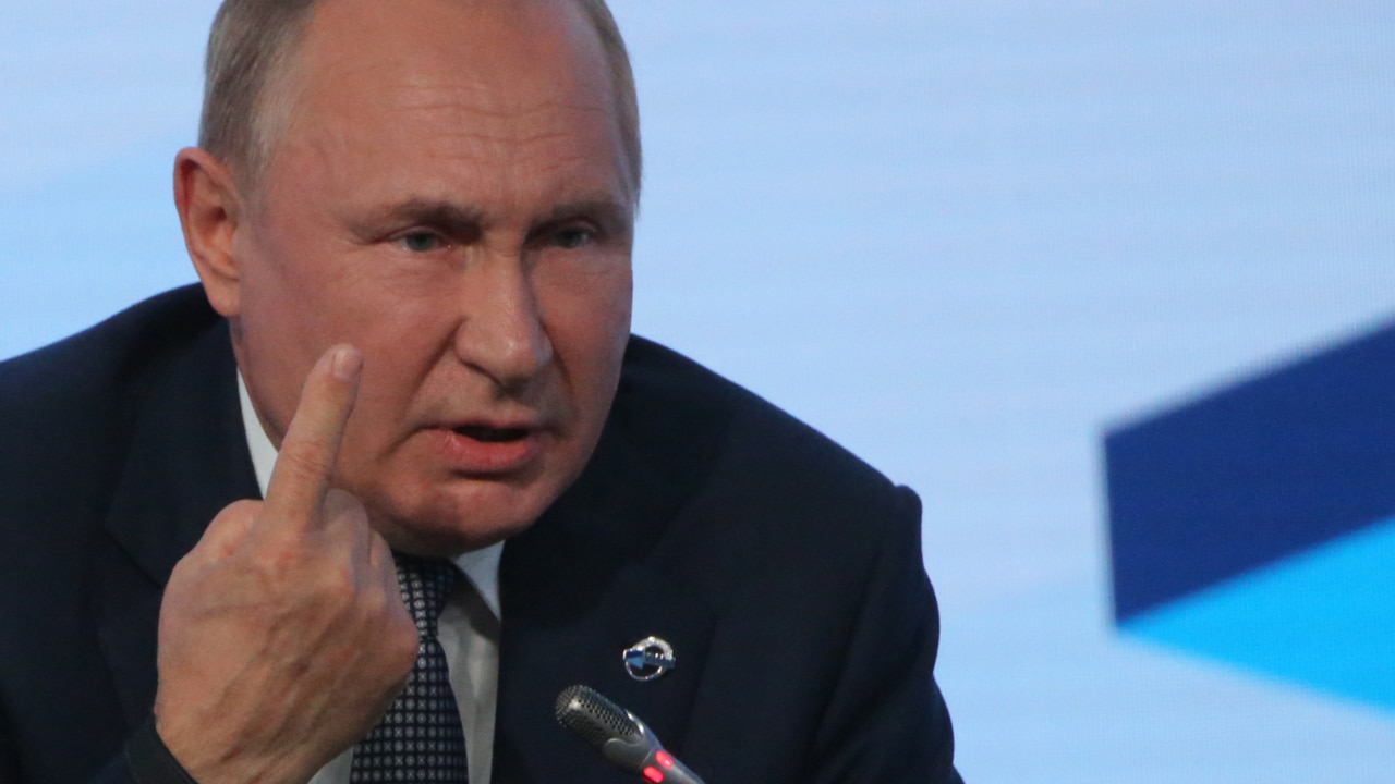 Vladimir Putin is 'under a lot of pressure' and is 'very dangerous': Sheridan