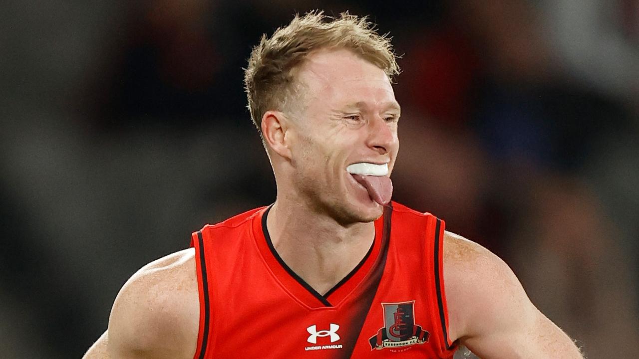 MELBOURNE, AUSTRALIA - JUNE 17: Nick Hind of the Bombers in action during the 2022 AFL Round 14 match between the St Kilda Saints and the Essendon Bombers at Marvel Stadium on June 17, 2022 in Melbourne, Australia. (Photo by Michael Willson/AFL Photos via Getty Images)