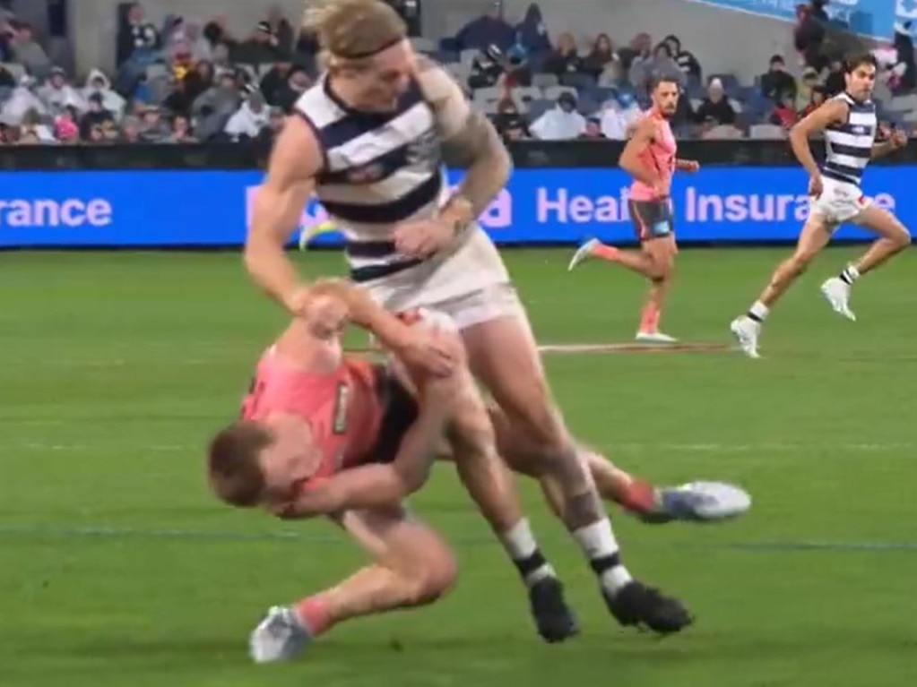 Tom Stewart bumps Noah Anderson at GMHBA Stadium.
