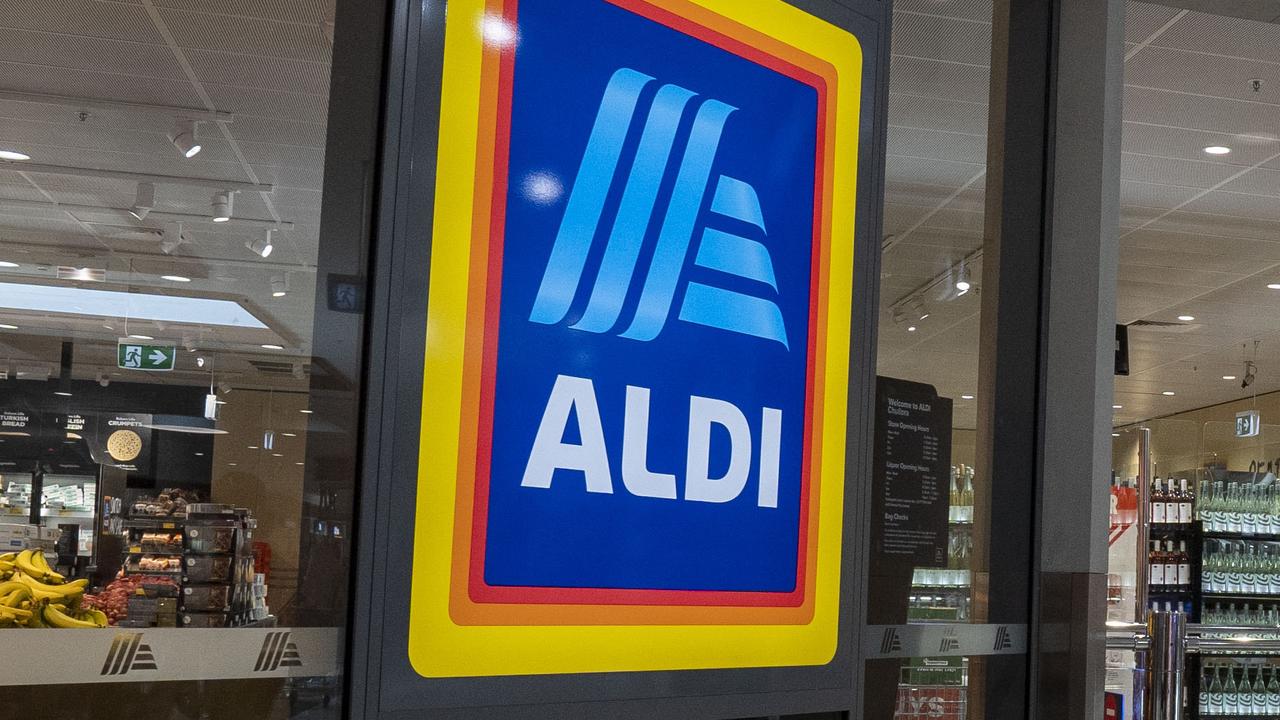 Aldi Special Buys Brings Back Popular $99 Pre-lit Christmas Tree | News ...