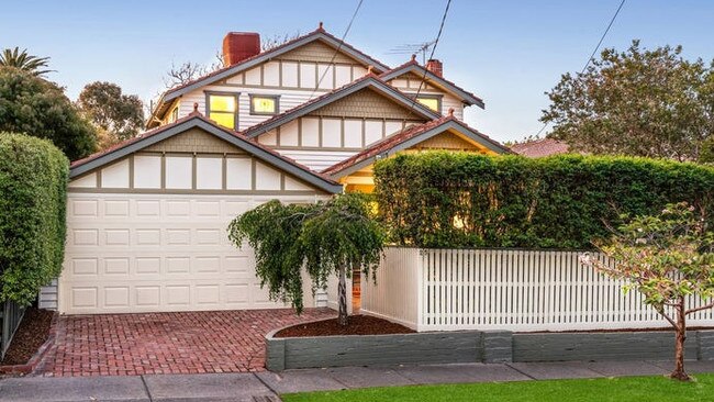 25 North Ave, Bentleigh, sold well above reserve after a tennis match-style bidding battle.