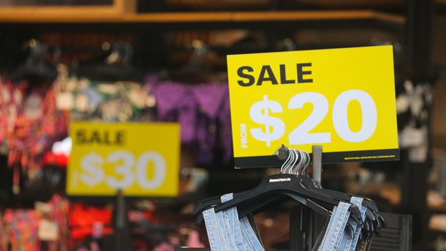 Retail associations are calling on the RBA to cut rates in its November meeting, to help struggling retailers. Picture: NewsWire/ Gaye Gerard