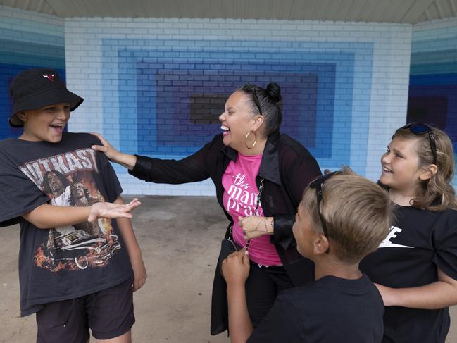 Comedian and mum of 4 Gen Alpha kids Kalah Lovegrove with three of her kids Ava 9, RJ 13 and Jona 7- keeping up with Gen Alpha slang. 23rd January 2025 Picture: Brett Hartwig