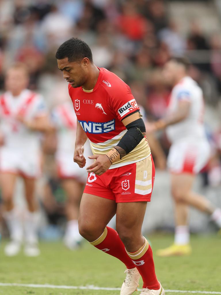 Milford managed just 18 minutes, before clutching at his hamstring and being forced from the field. Picture: Getty Images.