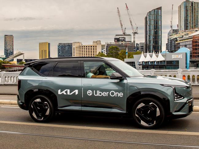 Uber has struck a partnership with Kia to offer tennis fans at the Australian Open free rides in an EV.