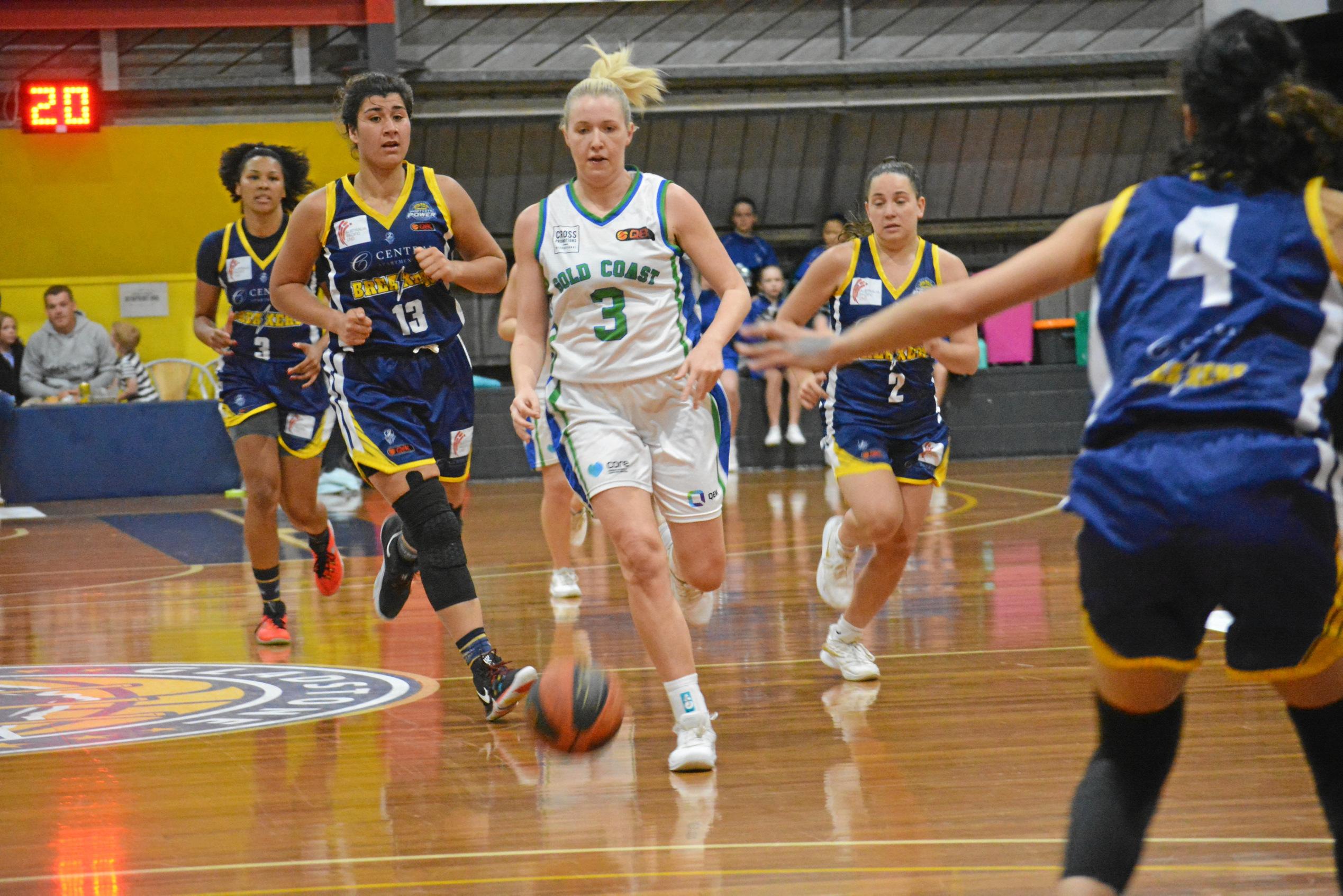 Sarah Ambrose chases down a loose ball. Picture: Nick Kossatch GLA040819QBL