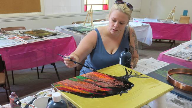 The Painting Raven is a new art studio run by Jessica Crow.