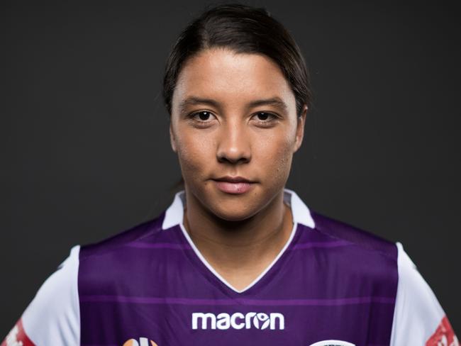 SYDNEY, AUSTRALIA - OCTOBER 04:  Australian Matildas player Samantha Kerr poses for a portrait after signing a new contract with the FFA to play with the Perth Glory at the FFA Offices on October 4, 2018 in Sydney, Australia.  (Photo by Matt King/Getty Images)