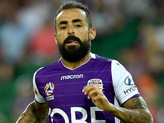 PERTH, AUSTRALIA - JANUARY 28: Diego Castro of the Glory runs the ball during the round 18 A-League match between the Perth Glory and the Western Sydney Wanderers at nib Stadium on January 28, 2018 in Perth, Australia.  (Photo by Stefan Gosatti/Getty Images)