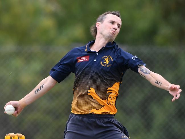 Will Lee of Strathmore bowls during the VTCA match between Strathmore and Yarraville Club at Lebanon Reserve in Strathmore, Saturday, January 11, 2020. (Photo/Julian Smith)