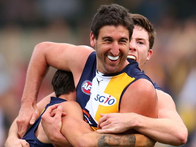 Cox could sign a similar deal that Ben Hudson signed at Collingwood.