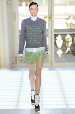 Miranda Kerr shows off her slender frame in short skirt at Paris Fashion  Week