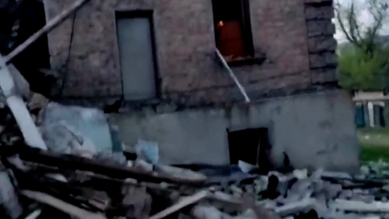 School bombed in Ukraine, at least 60 dead.