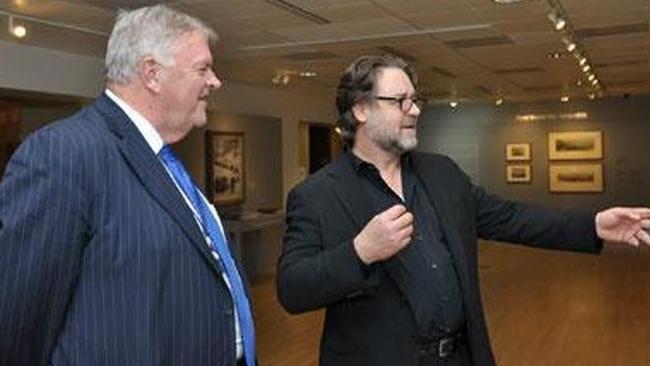 Australia's Ambassador to the United States Kim Beazley and actor Russell Crowe. Source: Twitter/@AusAmbUSA