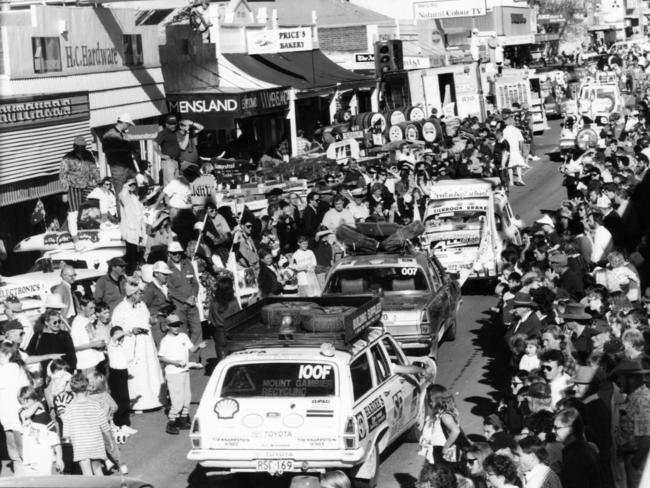 SA Variety Club Bash entrants cross the finish line in Clare’s main street in 1993.