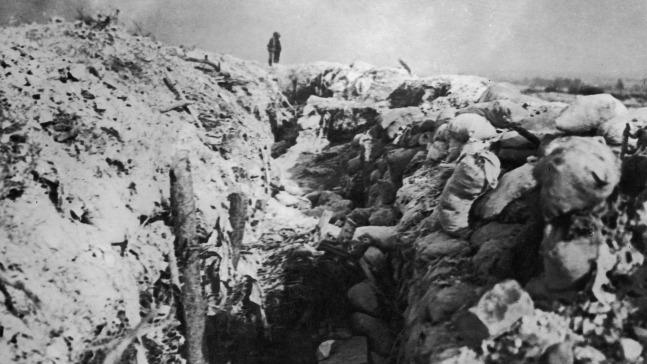 Anzacs push against German trenches in the Battle of the Somme