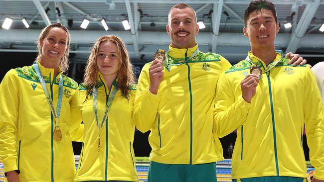 Emma McKeon, Mollie OÃ&#149;Callaghan , Kyle Chalmers and William Xu Yang after winning gold . Picture: Michael Klein