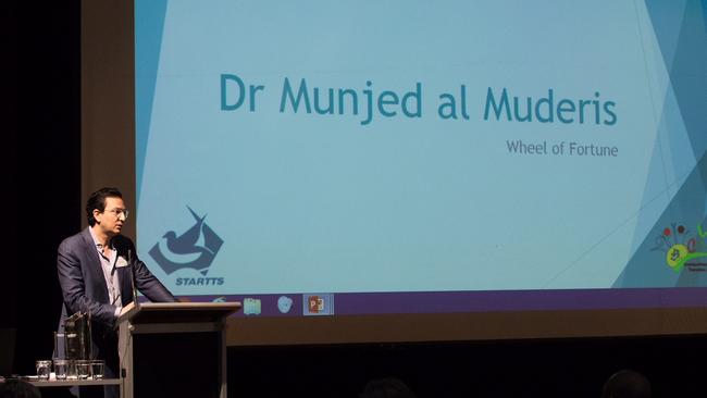 Dr Munjed al-Muderis addresses a crowd representing 20 refugee groups at the ninth Refugee Communities in Cultural Transition forum. Photo credit: Jordan Gilliland