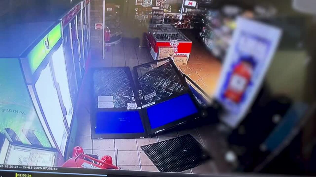 Thieves target tobacco in Caloundra ram raid