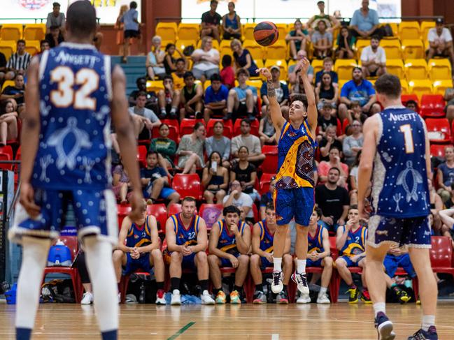 Tracy Village junior and former Jets star shooting guard Will Burton is now excelling in a point guard role with Mildura Heat at Division 2 level in the Big V. Picture: Che Chorley