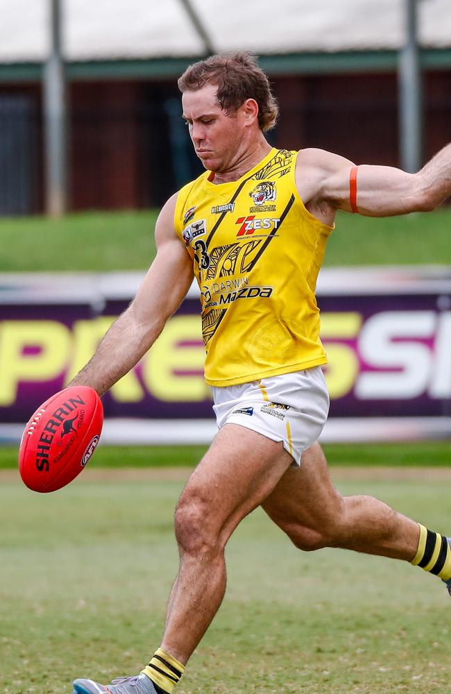 Nightcliff's Brodie Filo had a typically big game against Waratah in the 2023-24 NTFL qualifying final. Picture: Celina Whan / AFLNT Media