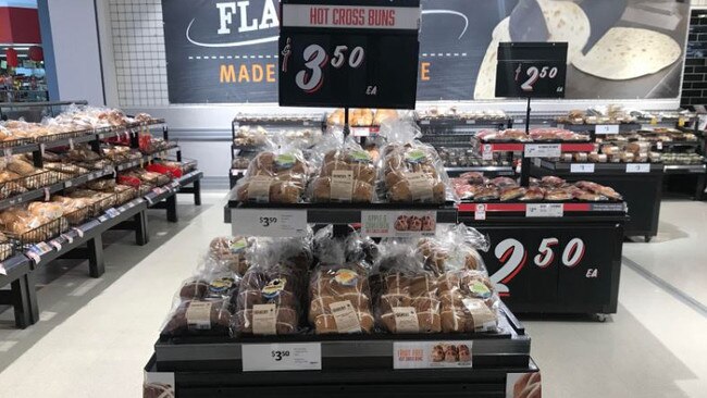 Hot cross buns on sale at Coles Australia Fair. Photo: Emily Halloran