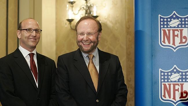 Malcolm Glazer, right, joined by Joel Glazer in 2005. 