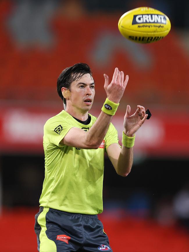 The AFL has backed umpire Andrew Stephens decision to award a 50m penalty. Picture: Michael Klein