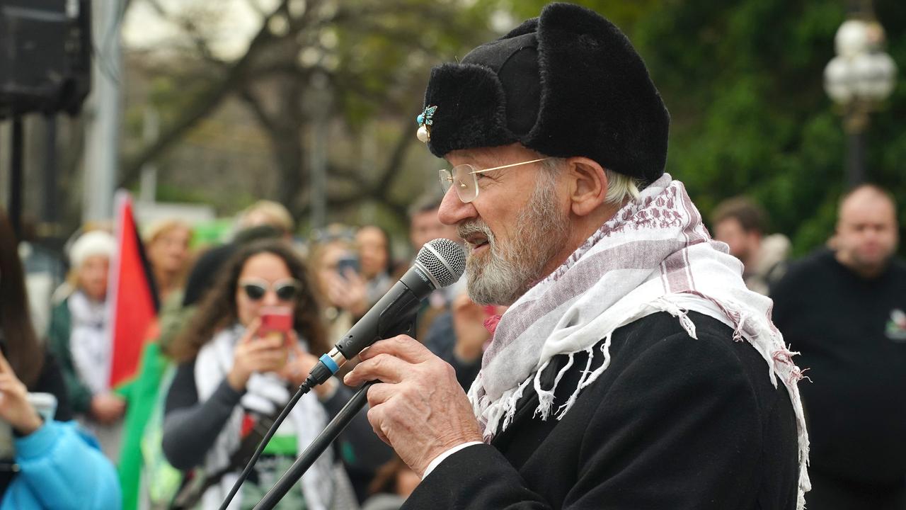 Assange’s dad headlines pro-Palestine rally