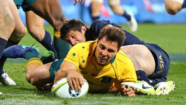 CANBERRA, AUSTRALIA - SEPTEMBER 16: Nick Phipps of the Wallabies runs in to score a try during The Rugby Championship match between the Australian Wallabies and the Argentina Pumas at Canberra Stadium on September 16, 2017 in Canberra, Australia. (Photo by Scott Barbour/Getty Images)