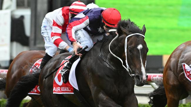 CRANBOURNE, AUSTRALIA - NOVEMBER 23: Ethan Brown riding Globe defeats Damian Lane riding Air Assault in Race 9, the Ladbrokes Cranbourne Cup during Melbourne Racing at Cranbourne Racecourse on November 23, 2024 in Melbourne, Australia. (Photo by Vince Caligiuri/Getty Images)