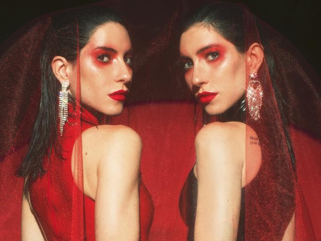 The Veronicas slam Celebrity Apprentice at concert