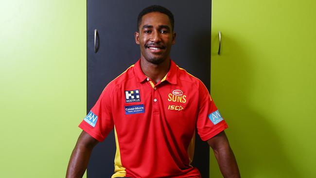 Gold Coast Suns international rookie Hewago Paul Oea is in Cairns to participate in a community camp clinic for local junior players. PICTURE: BRENDAN RADKE