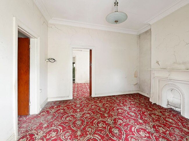 Look at the carpet.