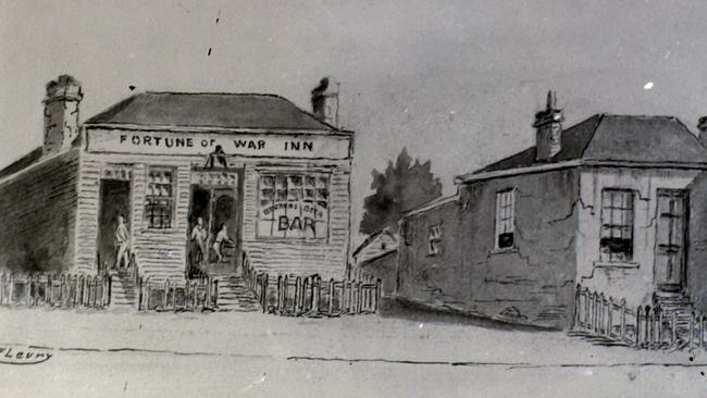 The original Fortune Of War Inn as it stood on George St before it was rebuilt in 1922.