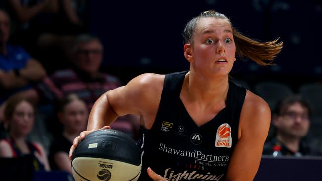 Isobel Borlase of the Lightning during the round 10 WNBL clash between Adelaide Lightning and Bendigo Spirit. Picture: Kelly Barnes