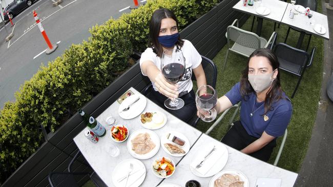 Victorians need to embrace outdoor dining. Picture: David Caird