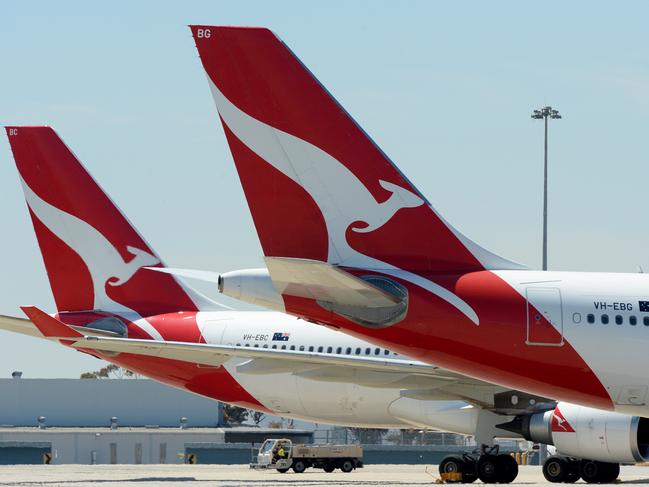 MELBOURNE, AUSTRALIA - NewsWire Photos NOVEMBER 22, 2021: QANTAS resumes international flights from Melbourne with a plane leaving for Singapore. Picture: NCA NewsWire / Andrew Henshaw