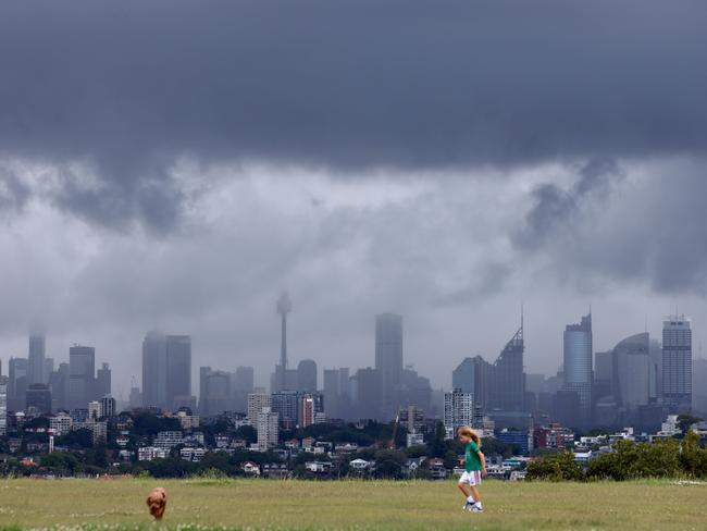 SYDNEY, AUSTRALIA - NewsWire Photos JANUARY 13, 2022: Thunder storm clouds over the Sydney CBD pictured from Dover Heights.Picture: NCA NewsWire / Damian Shaw