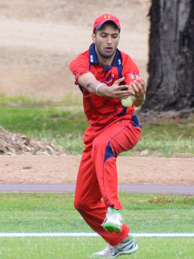 East Torrens Levi Singh fumbles the catch. Picture: Brenton Edwards/AAP