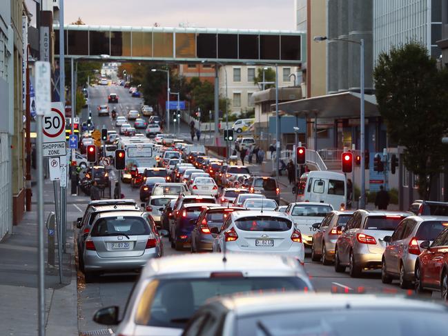 ARGYLE TRAFFIC JAM.  Motorists were delayed for up to 5 hours in the Hobart City Council operated Argyle Street carpark this afternoon.  PICTURE : MATT THOMPSON