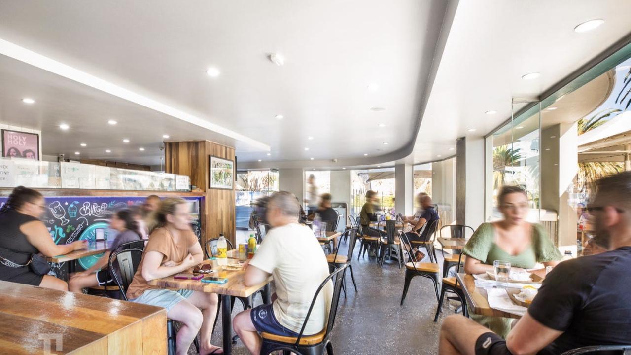 D’Lish Fish combines fresh seafood with a picturesque beachfront setting, making it a beloved destination for Melbourne fish and chip enthusiasts.