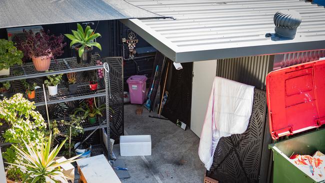 The premises is the location of an alleged sophisticated drug ring operating out of a brothel on Sydney's upper north shore. (AAP Image / Julian Andrews)