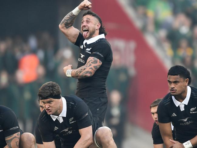 CAPE TOWN, SOUTH AFRICA - SEPTEMBER 07: New Zealand players perform the haka during the Castle Lager Rugby Championship match between South Africa and New Zealand at DHL Stadium on September 07, 2024 in Cape Town, South Africa. (Photo by Ashley Vlotman/Gallo Images/Getty Images)