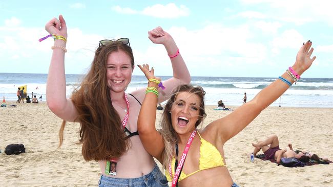 Schoolies are ready to party on the Gold Coast. (AAP image, John Gass)