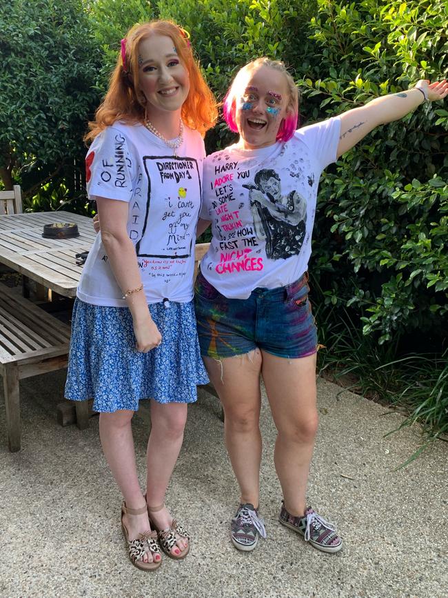 Nell Buchanan and Jen Curran ahead of the Harry Styles concert.